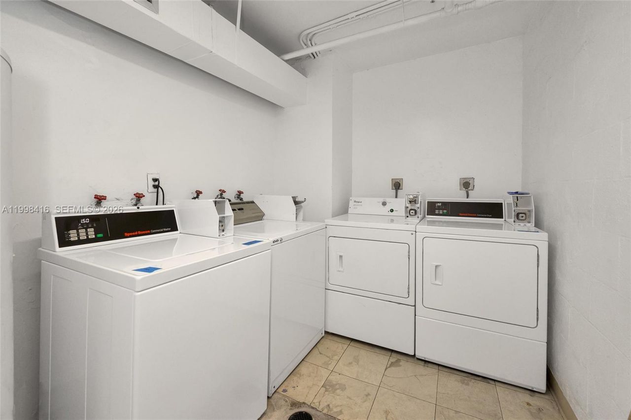 671 NE 195th St, Unit 114E, Miami, FL 33179 Photo