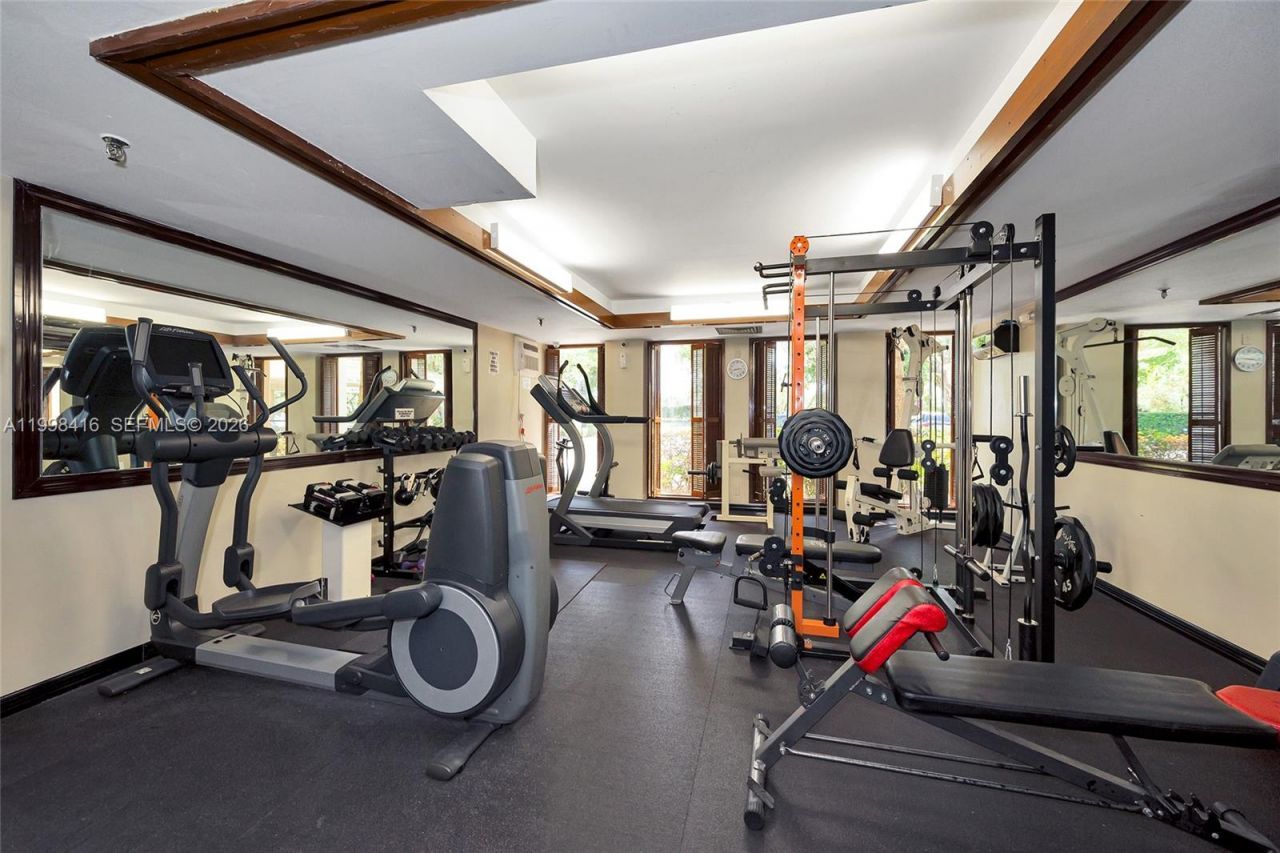 671 NE 195th St, Unit 114E, Miami, FL 33179 Photo