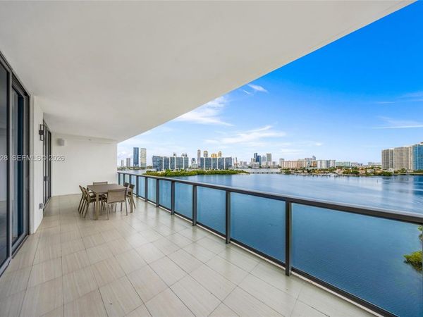 3300 NE 188th St, Unit 812, Aventura, FL 33180