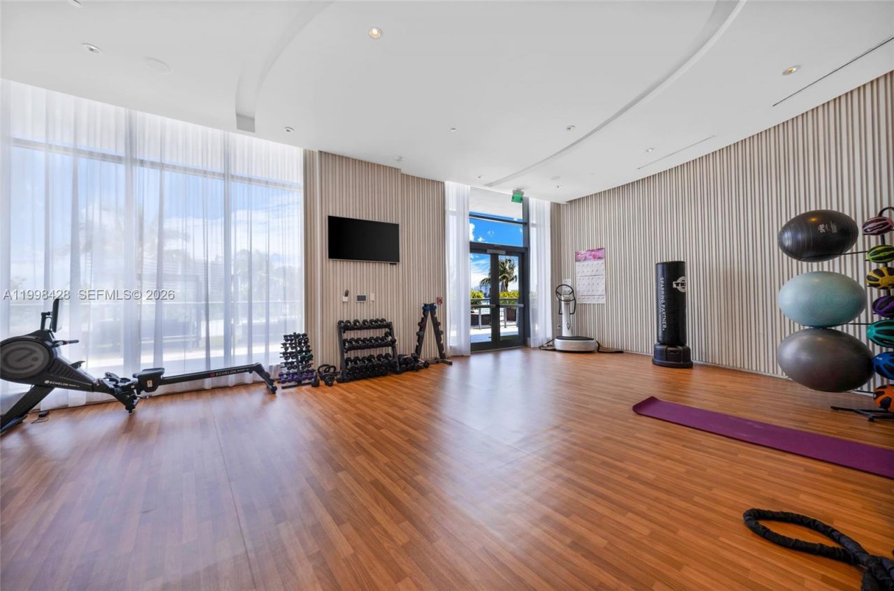 3300 NE 188th St, Unit 812, Aventura, FL 33180 Photo