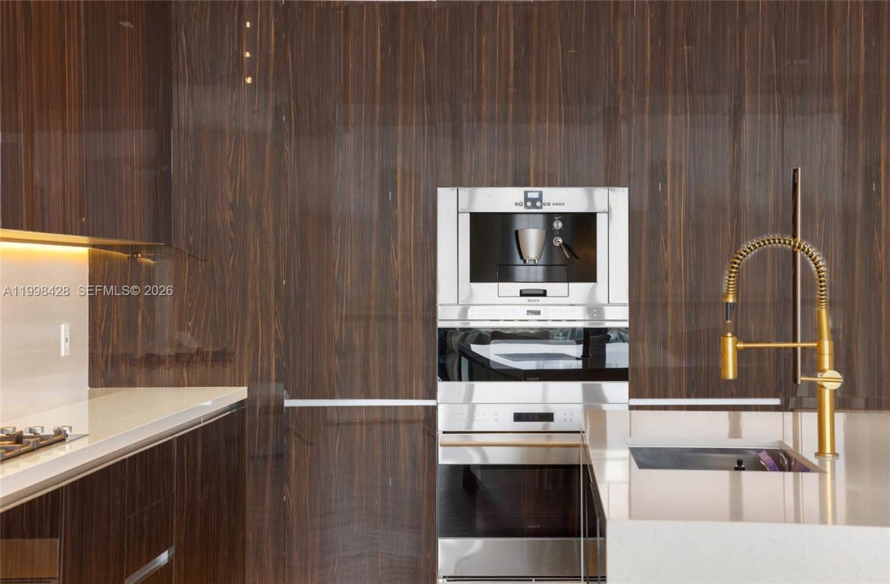 3300 NE 188th St, Unit 812, Aventura, FL 33180 Photo