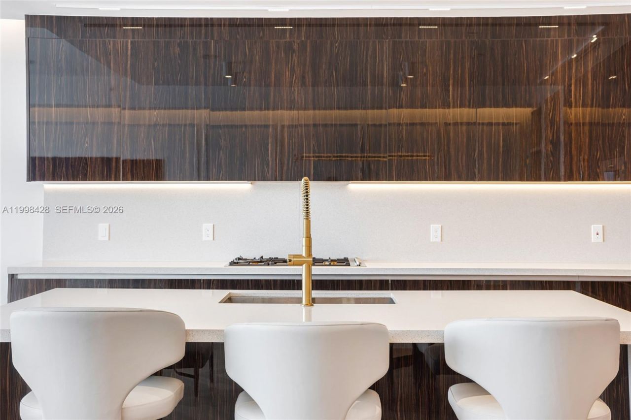 3300 NE 188th St, Unit 812, Aventura, FL 33180 Photo