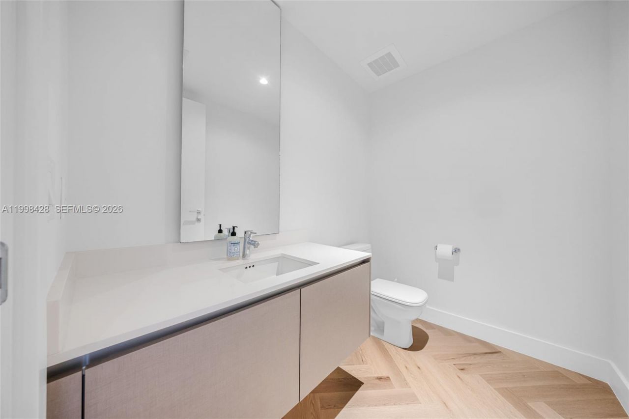 3300 NE 188th St, Unit 812, Aventura, FL 33180 Photo