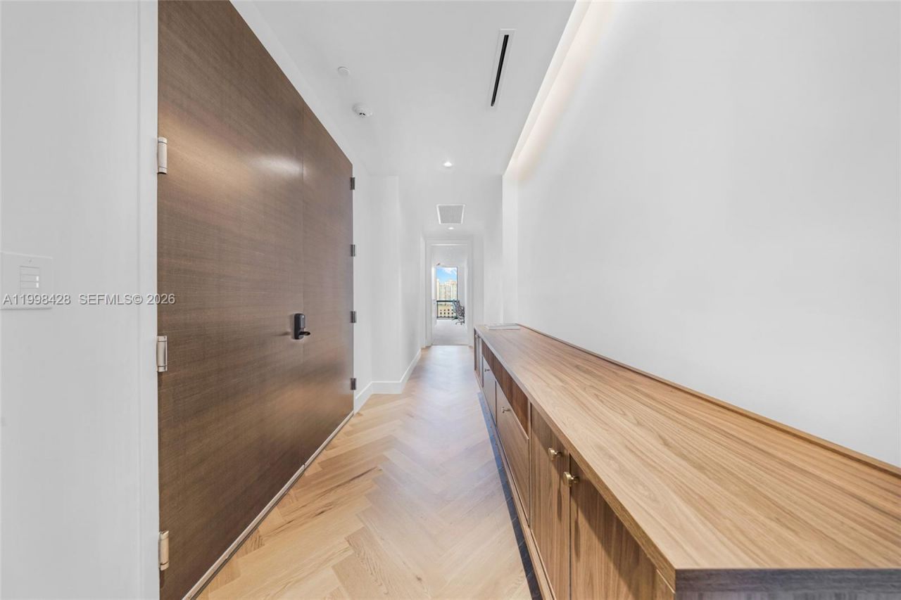 3300 NE 188th St, Unit 812, Aventura, FL 33180 Photo