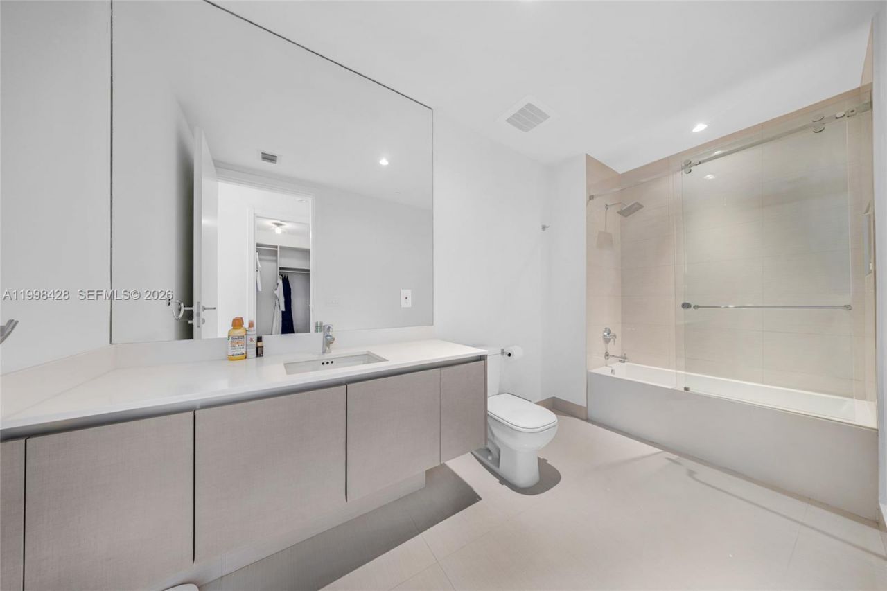 3300 NE 188th St, Unit 812, Aventura, FL 33180 Photo