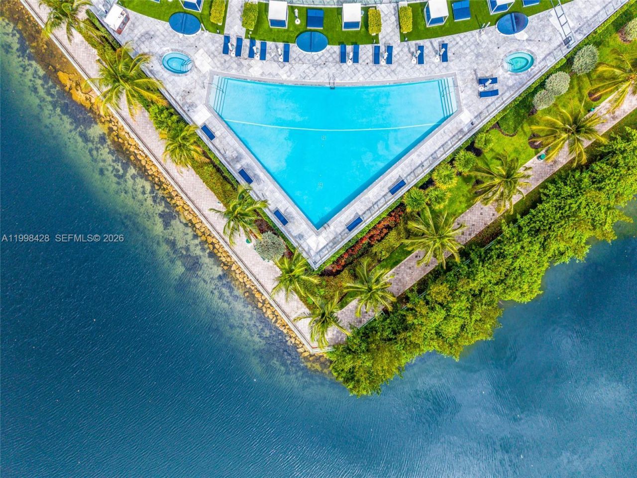 3300 NE 188th St, Unit 812, Aventura, FL 33180 Photo