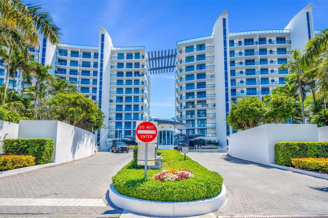 3300 NE 188th St, Unit 812, Aventura, FL 33180 Photo