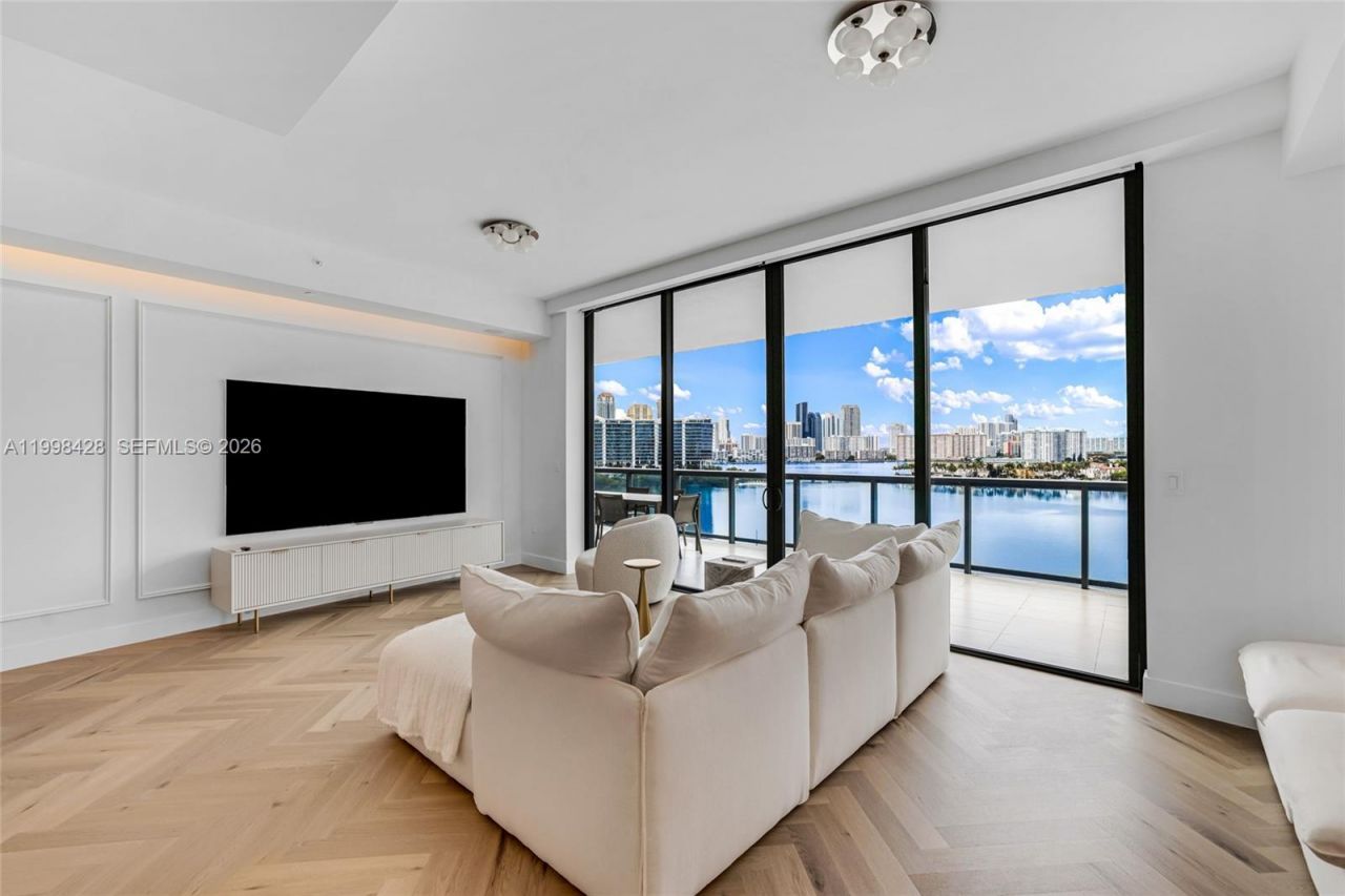 3300 NE 188th St, Unit 812, Aventura, FL 33180 Photo