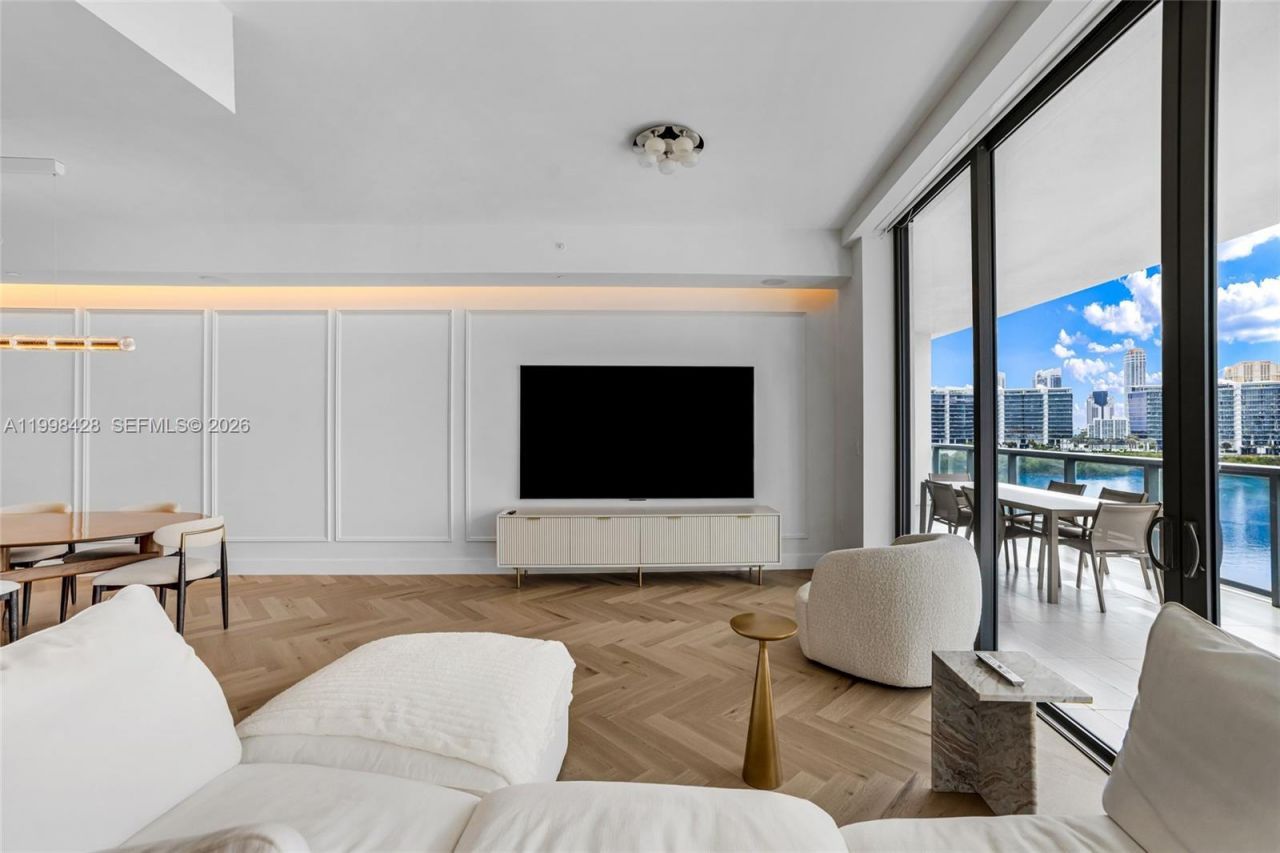 3300 NE 188th St, Unit 812, Aventura, FL 33180 Photo