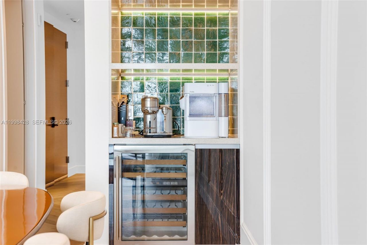 3300 NE 188th St, Unit 812, Aventura, FL 33180 Photo