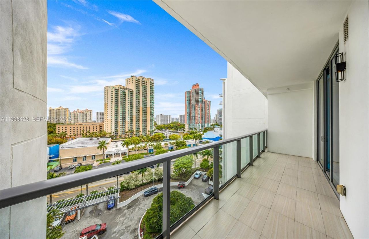 3300 NE 188th St, Unit 812, Aventura, FL 33180 Photo