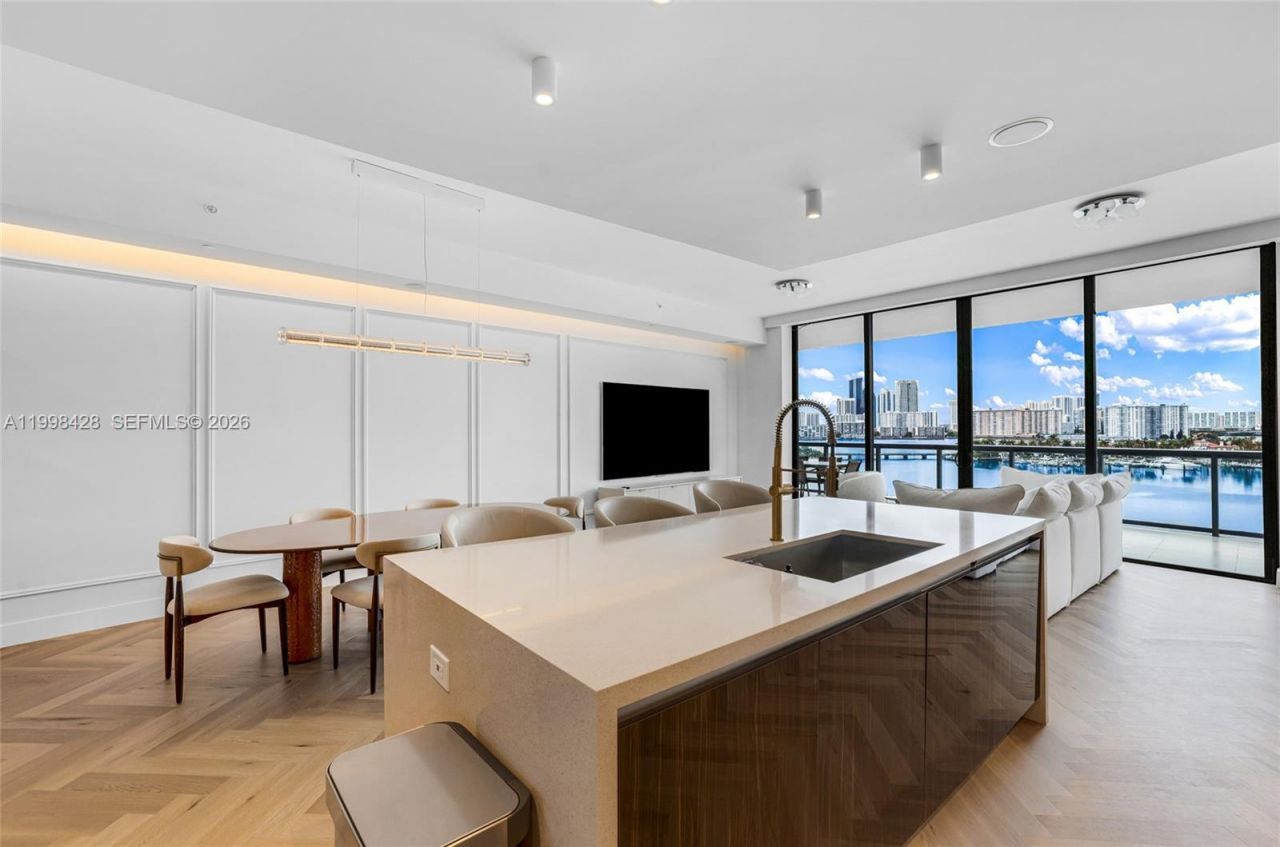 3300 NE 188th St, Unit 812, Aventura, FL 33180 Photo