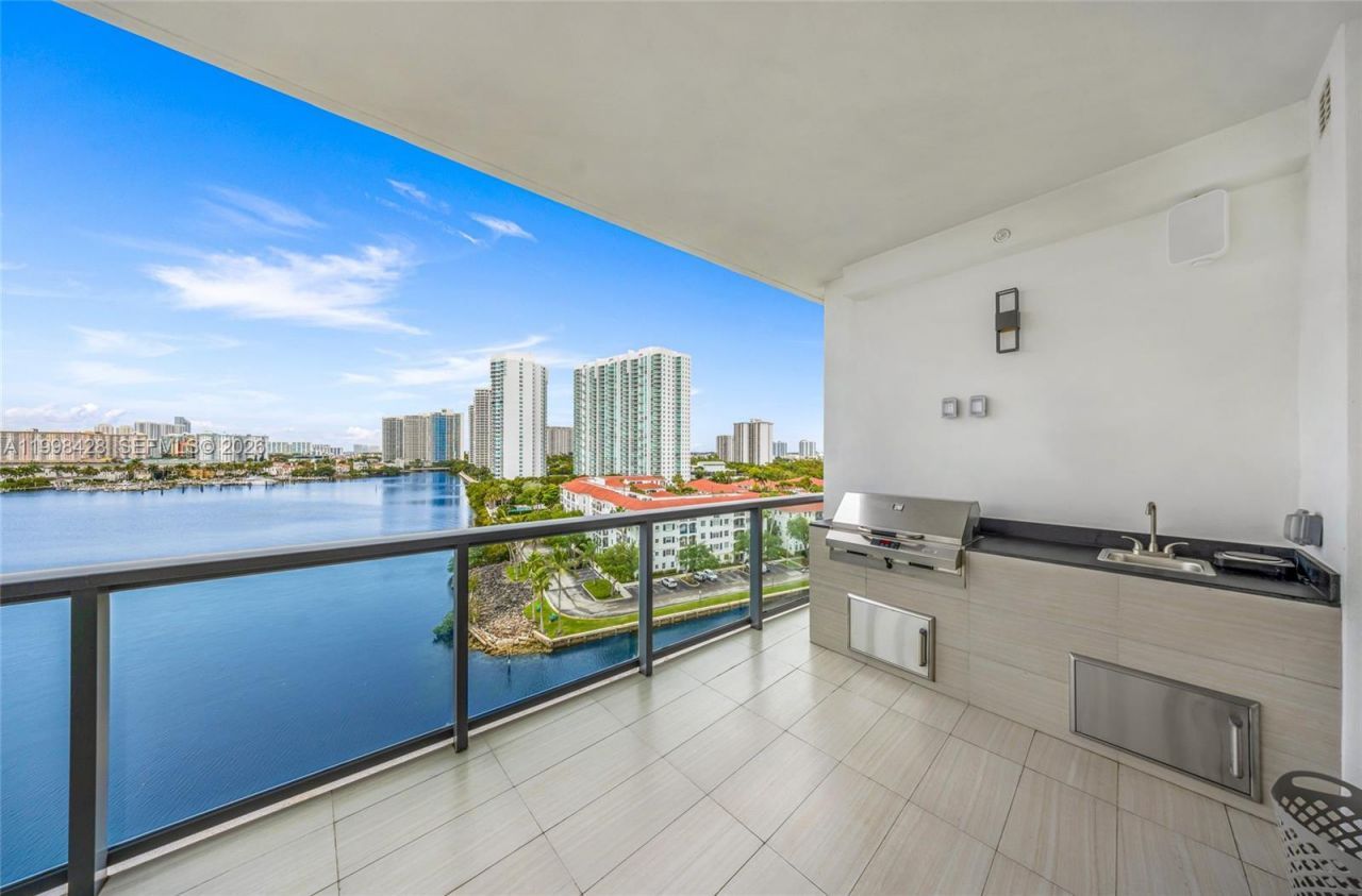 3300 NE 188th St, Unit 812, Aventura, FL 33180 Photo