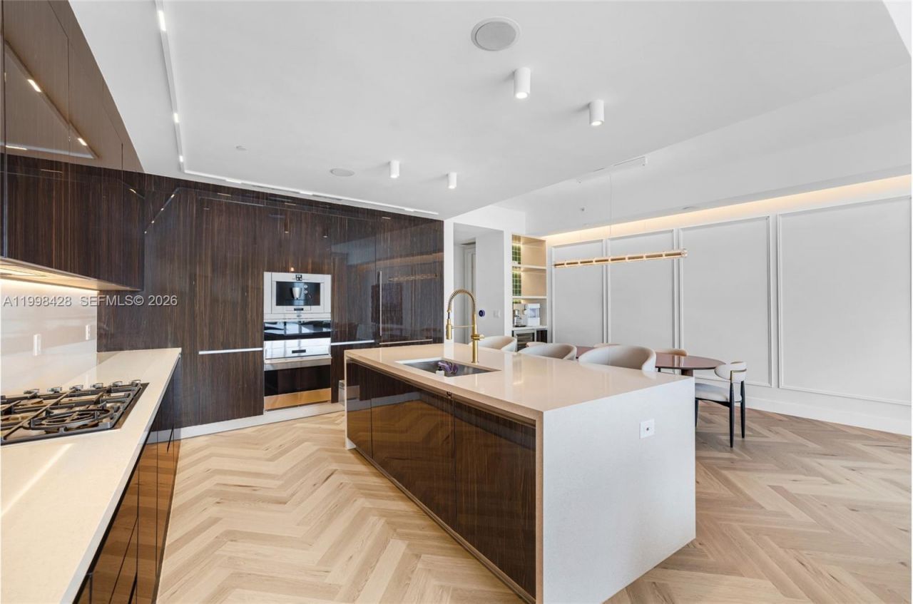 3300 NE 188th St, Unit 812, Aventura, FL 33180 Photo