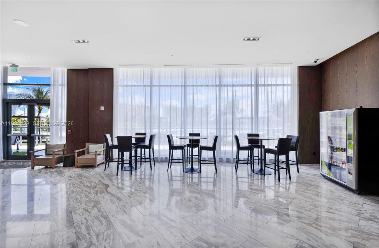 3300 NE 188th St, Unit 812, Aventura, FL 33180 Photo