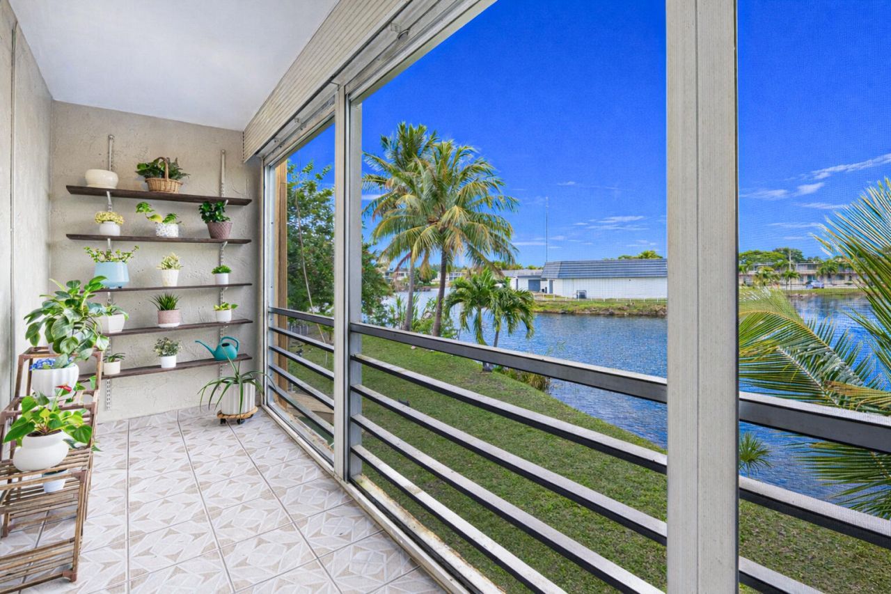 115 NE 202nd Terrace, Unit M20, Miami Gardens, FL 33179 Photo