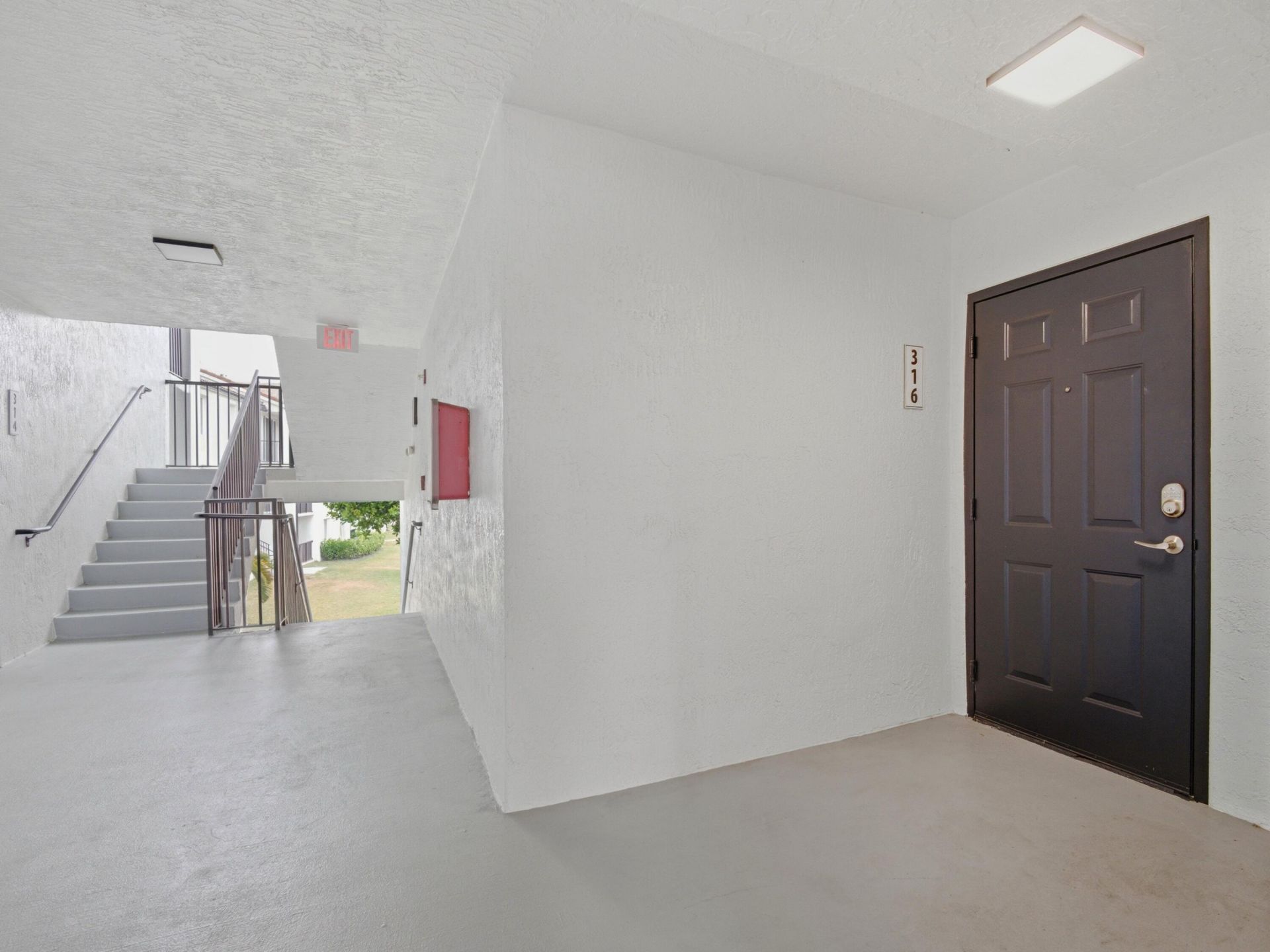 316 Villa Circle, Boynton Beach, FL 33435 Photo