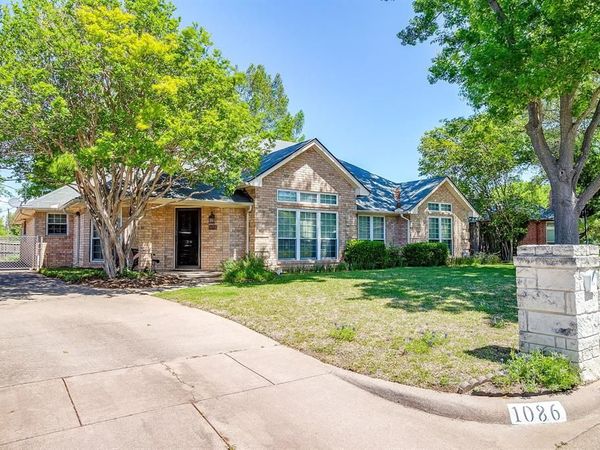1086 Rock Ridge Drive, Burleson, TX 76028
