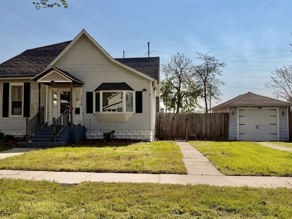 521 S Cherry Street , Centralia, IL 62801