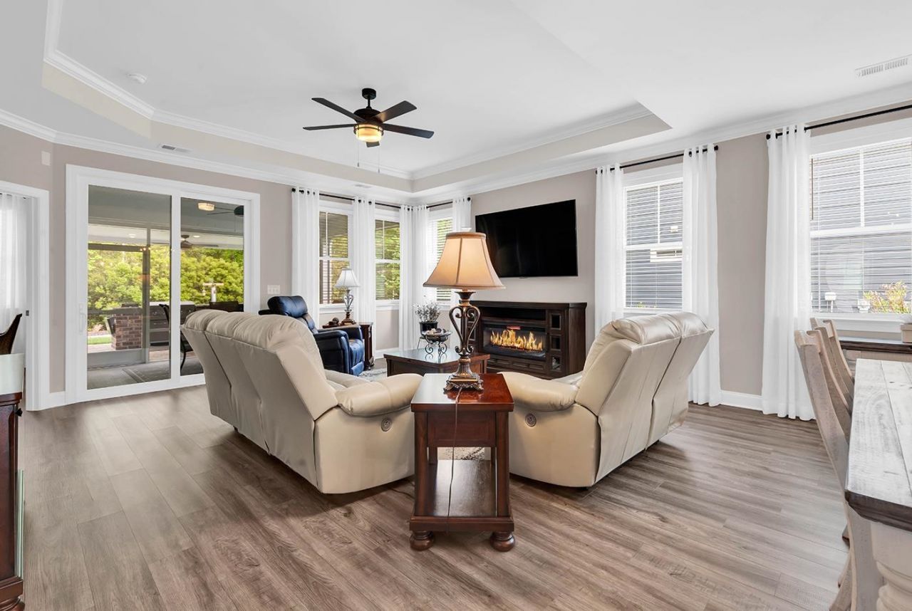 122 Caroline Ct. Photo 10