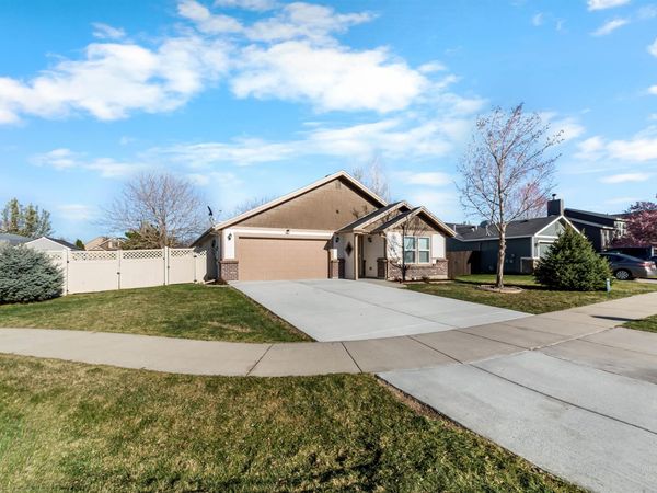 548 N Ripplerock Pl, Star, ID 83669