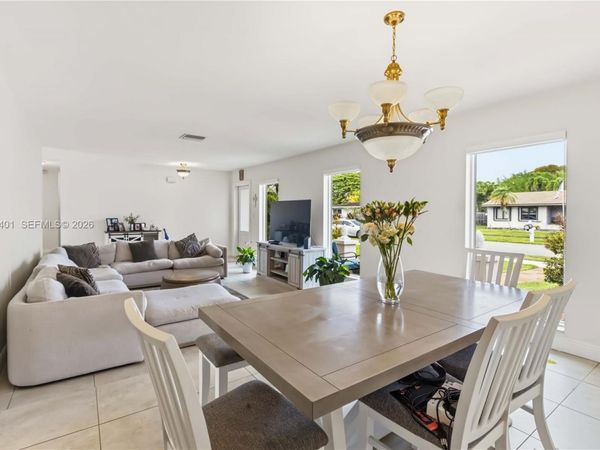 19911 SW 84th Ave, Cutler Bay, FL 33189