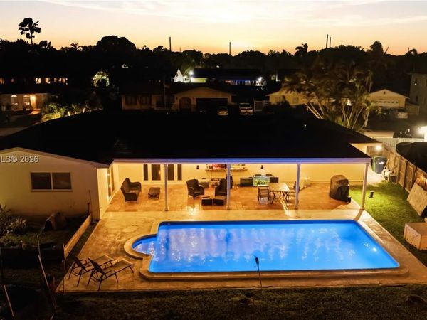 19911 SW 84th Ave, Cutler Bay, FL 33189