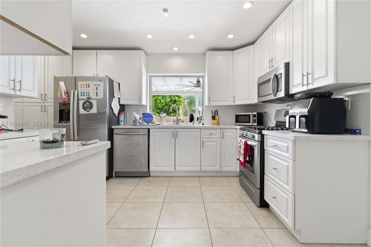 19911 SW 84th Ave, Cutler Bay, FL 33189 Photo