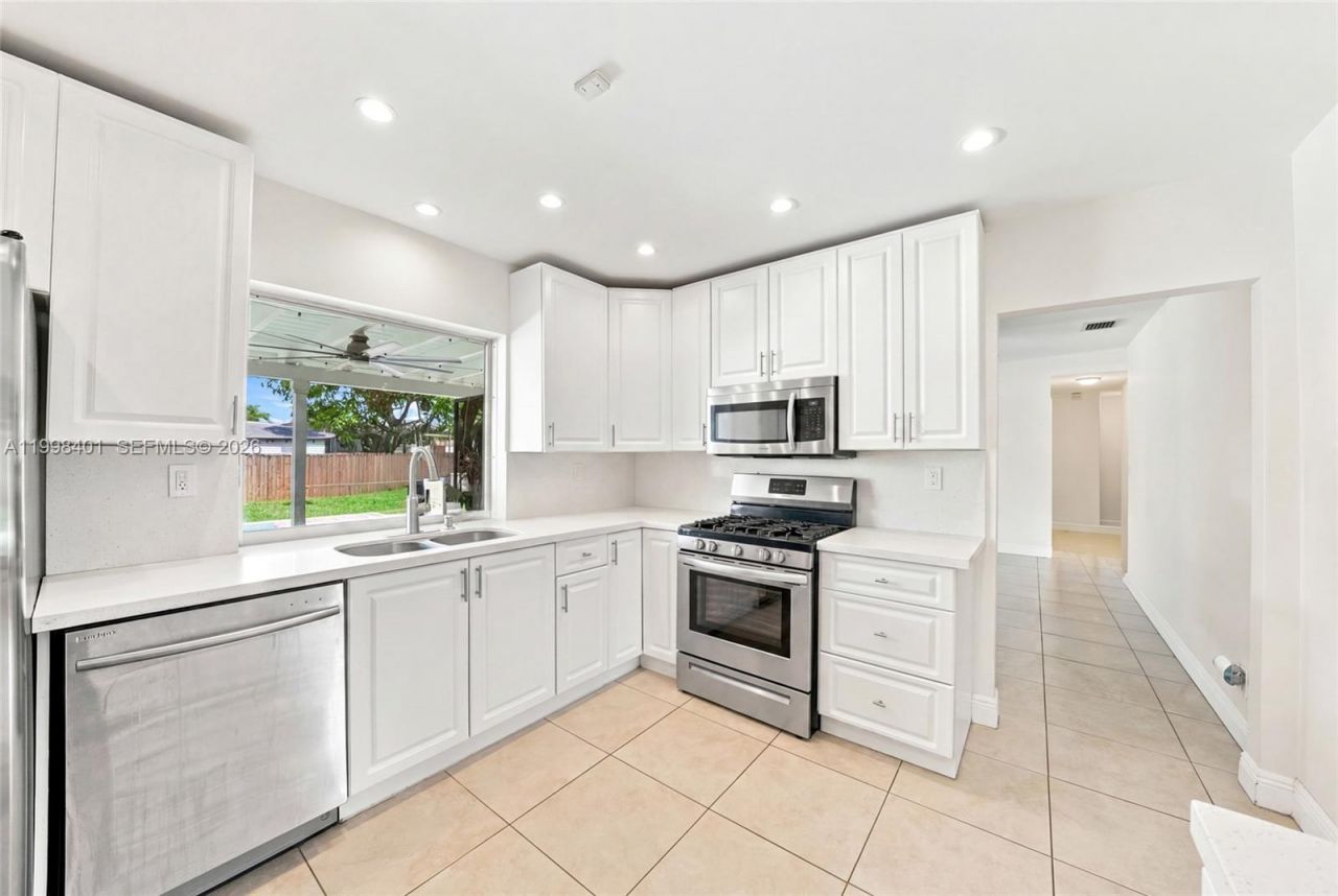 19911 SW 84th Ave, Cutler Bay, FL 33189 Photo
