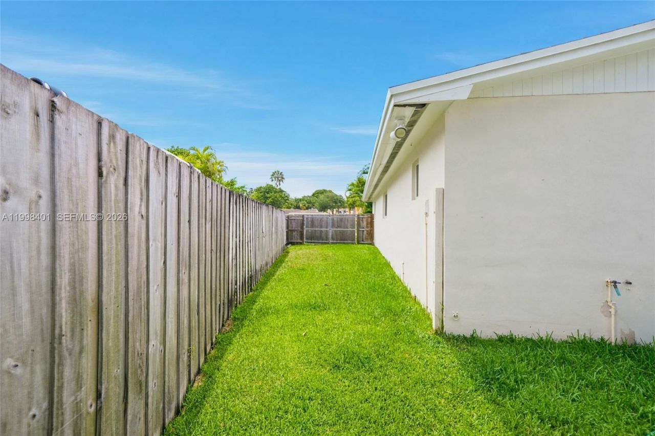 19911 SW 84th Ave, Cutler Bay, FL 33189 Photo
