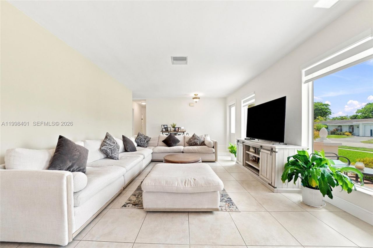 19911 SW 84th Ave, Cutler Bay, FL 33189 Photo