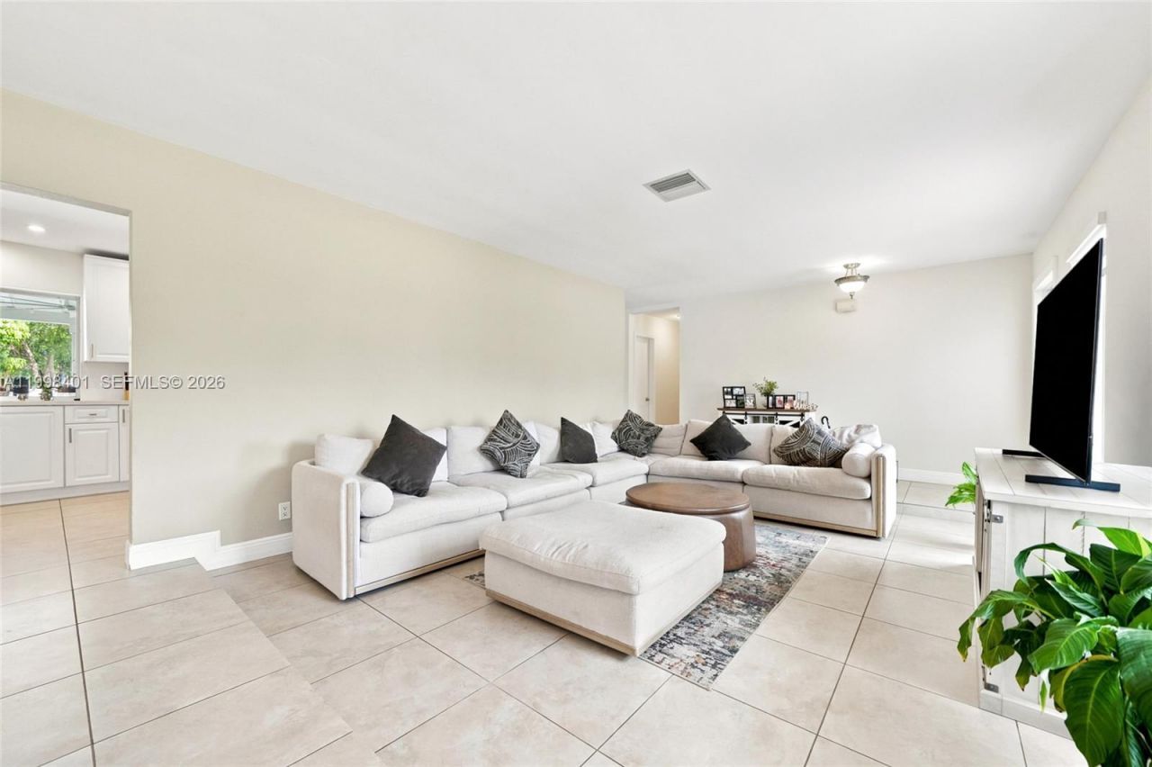 19911 SW 84th Ave, Cutler Bay, FL 33189 Photo
