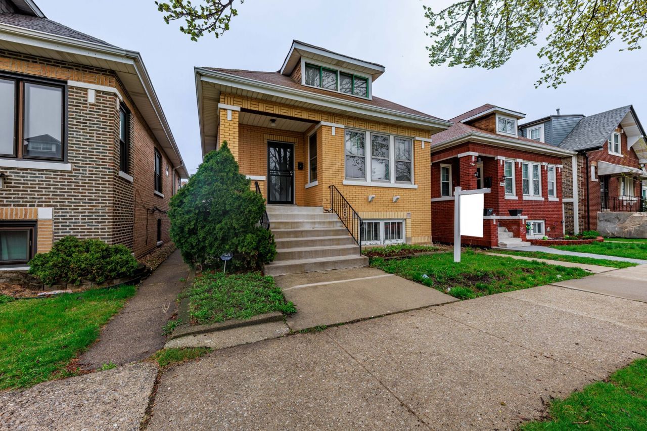 4941 S Kolin Avenue, Chicago, IL 60632 Main Photo