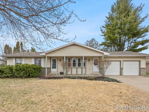 2549 Rockhill Drive NE, Grand Rapids, MI 49525