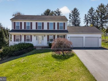 212 SUNSET CIRCLE, RED LION, PA 17356