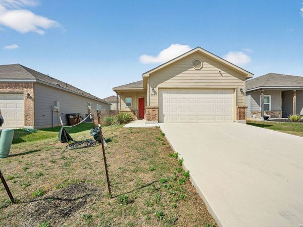 14643 Hackamore, Elmendorf, TX 78112