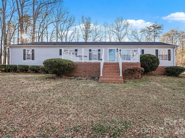 1115 Cross Creek Drive , Walnut Cove, NC 27052