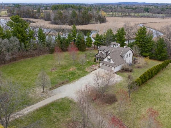 760 Mill Pond ROAD, Dousman, WI 53118