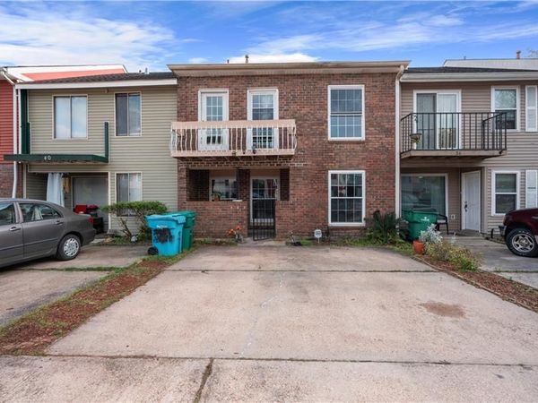 38 STANTON HALL Drive, Destrehan, LA 70047