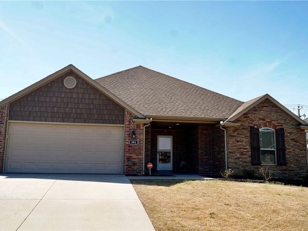 381 Holly Street, Centerton, AR 72719