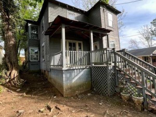 407 CARRUTHERS STREET, LEXINGTON, VA 24450
