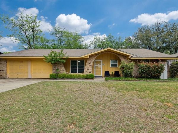 1008 Sherwood Drive, Bedford, TX 76022