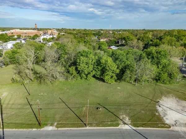 105 Wyatt Street, Waxahachie, TX 75165