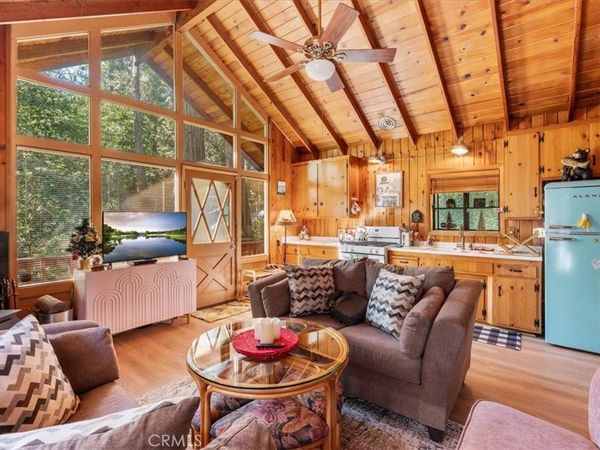 697 Mormon Springs, Crestline, CA 92325