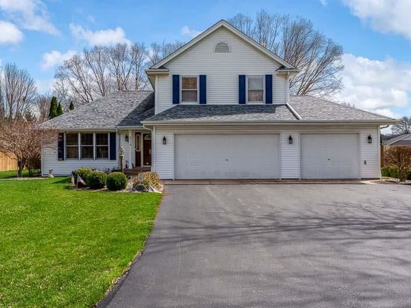 8319 Woodbridge Lane, MACHESNEY PARK, IL 61115