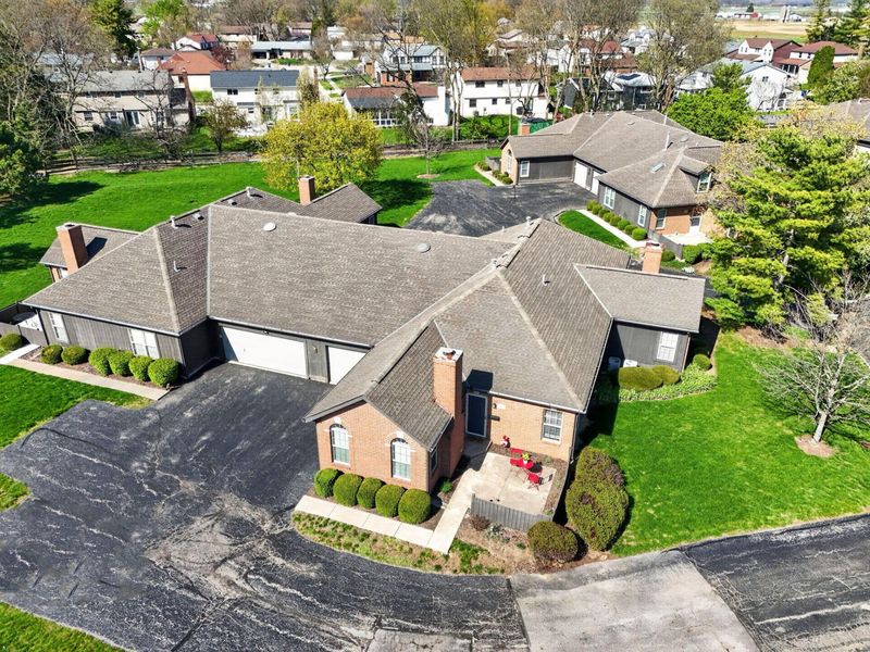 2679 Trottersway Drive, Columbus, OH 43235 Photo 2