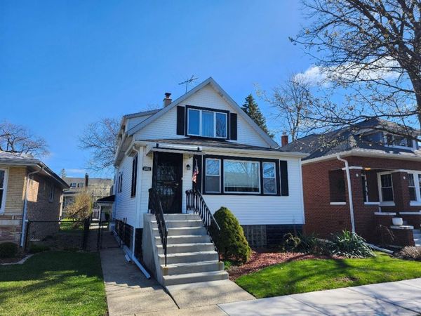 6093 N Naples Avenue , Chicago, IL 60631