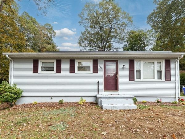 101 Regal St, Springfield, MA 01118