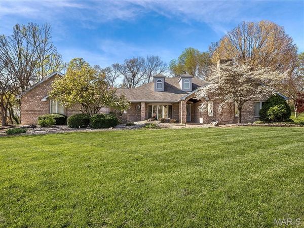 73 Santa Anita Dr, Maryville, IL 62062