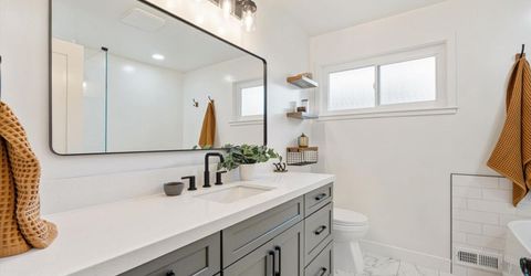 5808 O St, Sacramento, CA 95819 Photo